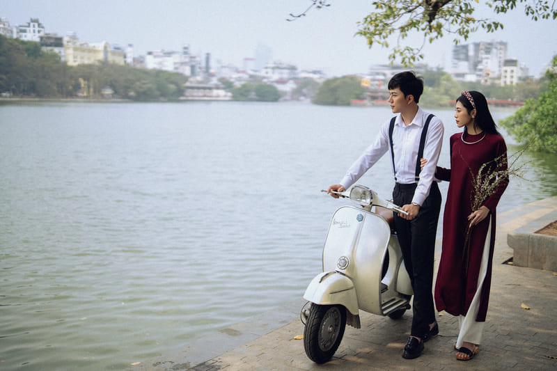 Đừng nên đi chụp ảnh cưới một mình