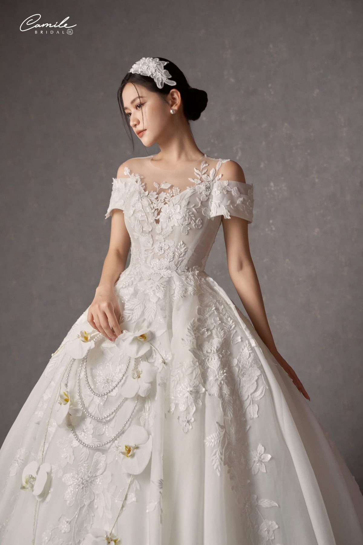 Báo giá thuê váy cưới Hà Nội ở Palatino được đánh giá là rẻ nhất trên thị trường hiện nay