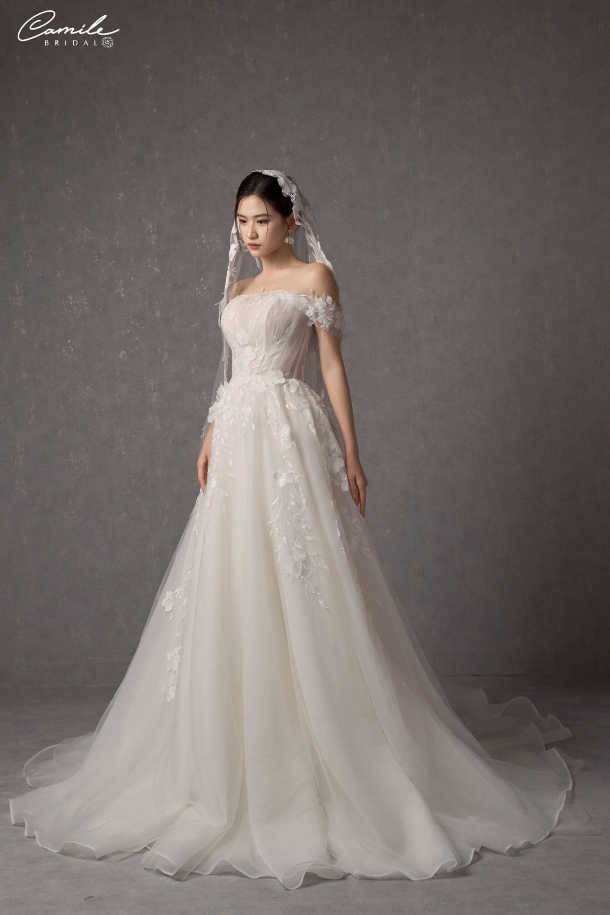 Có đa dạng mẫu áo dài cưới cô dâu cho bạn lựa chọn