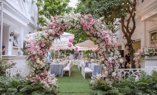 Cổng hoa cưới tự làm